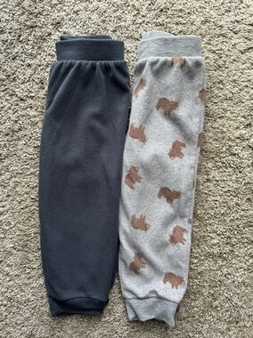 24M Simple Joys by Carter’s 2pc Fleece Jogger Pants Bundle Bear Print Gray